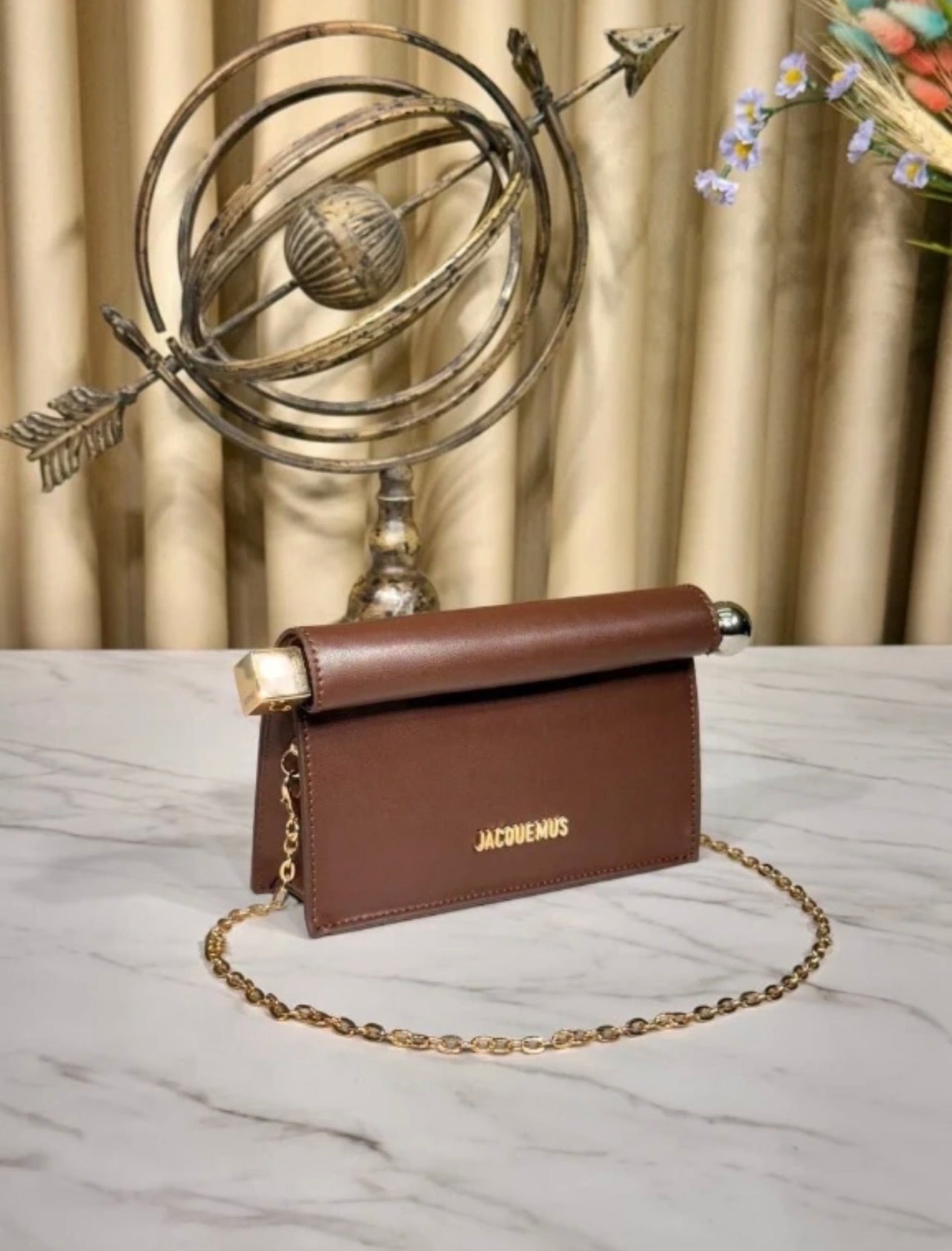 Jacquemus - La Petite Pochette Rond Carre